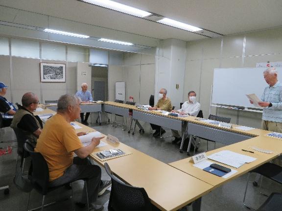 役員会の会議の様子
