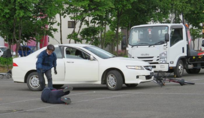 交通事故実演の様子