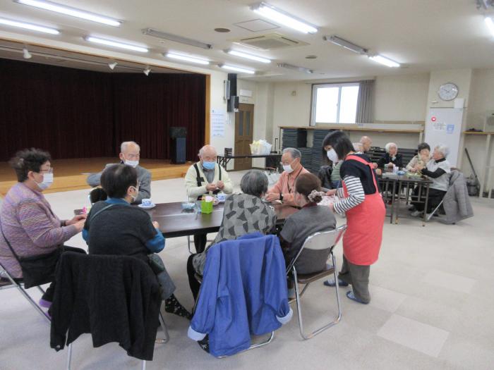 ご注文を伺います。