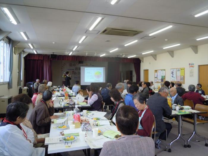秋の茶話会・ふれあいの集いのようす