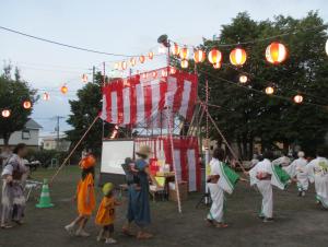 滝見町町内会盆踊りの様子