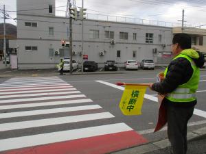 交通安全を呼びかけました