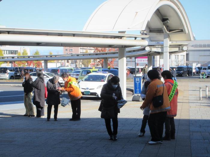 交通安全街頭啓発の写真