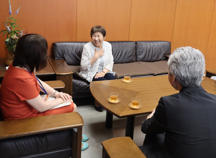 区長と歓談