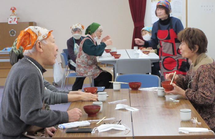 皆んなでお汁粉をおいしくいただきました