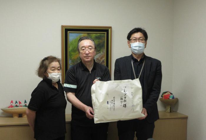 贈呈の様子