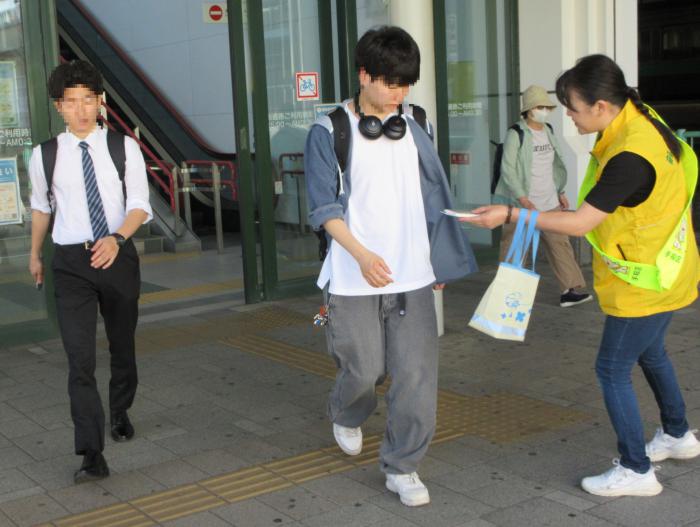 街頭啓発の様子1