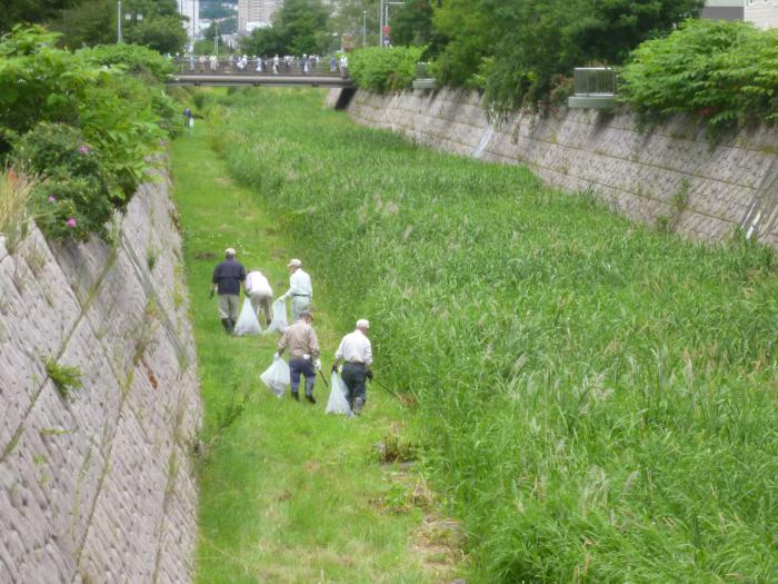 手稲土功川の清掃