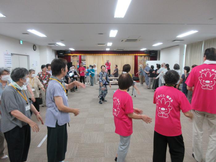盆踊りの様子