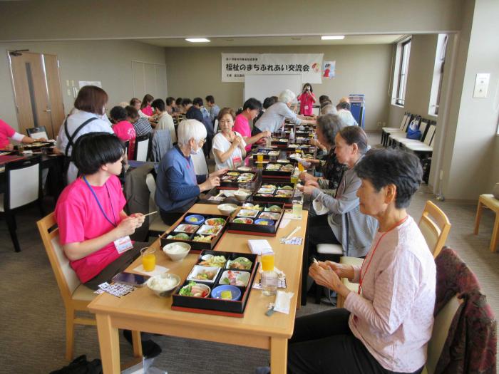 会食の様子