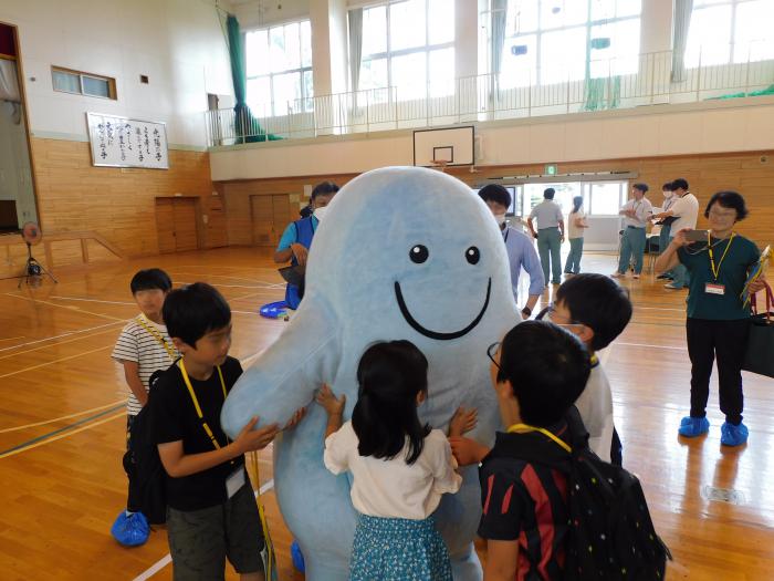 ウォッピーとこどもたちの様子