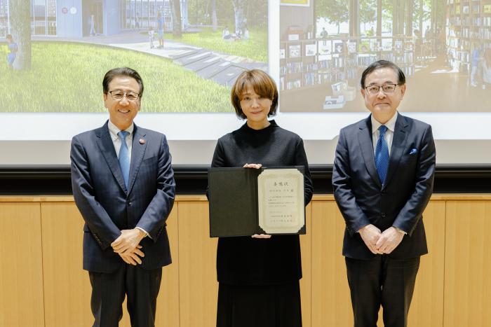 委嘱状交付式写真2