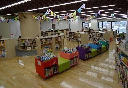 えほん図書館館内写真