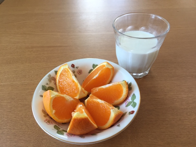 水曜日間食