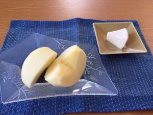 火曜日間食