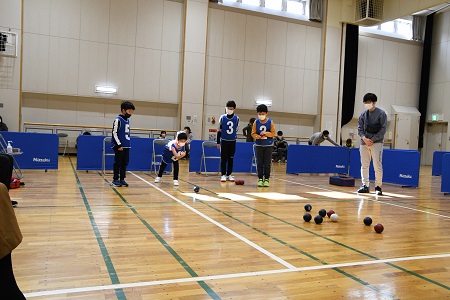 とよひらKidsパラスポーツフェスティバルの写真1（ボッチャ）