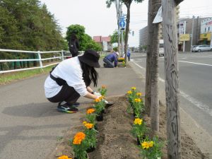 札幌大学の植花活動2