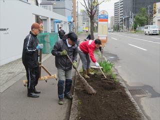 水車町郵便局植花1