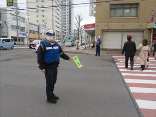 豊平警備業防犯協会交通安全街頭啓発1