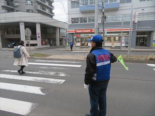 豊平警備業防犯協会交通安全街頭啓発2