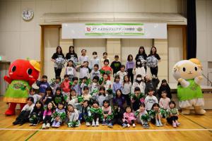 参加者全員と『こりん』『めーたん』で記念撮影