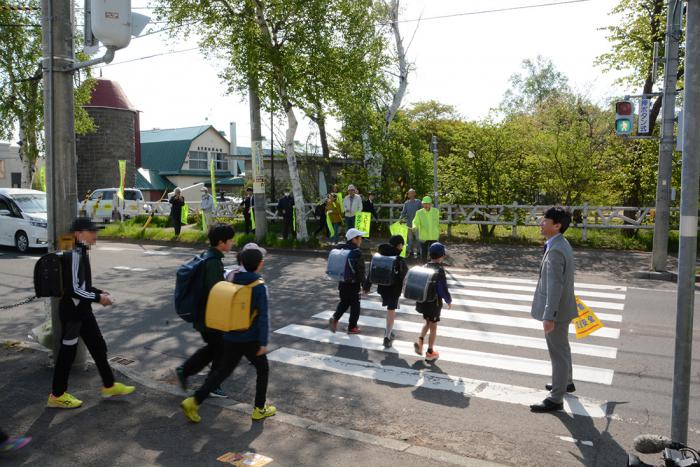 交通安全街頭啓発の様子3