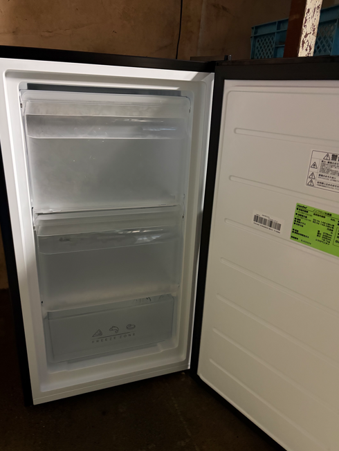 ご寄付いただきました冷凍庫を開けた様子