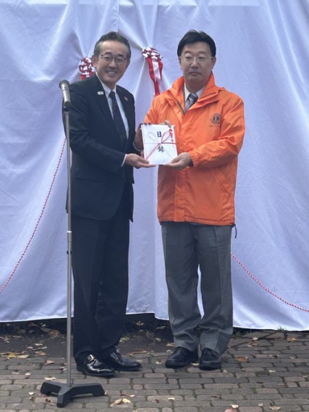 贈呈式の様子