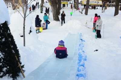 氷のすべり台の画像